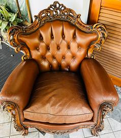 Soggiorno antico poltrone e divano