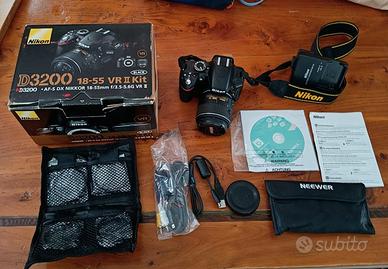 Nikon D3200 + obiettivo 18-55 VR II – kit completo