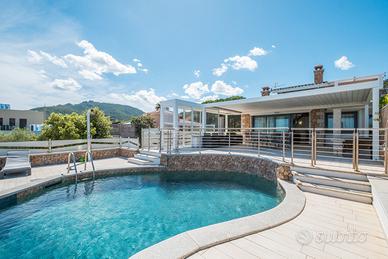 [ villa 10 ospiti piscina privata ]