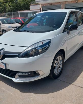 Renault Scenic XMod 1.5 dCi 110 CV Limited