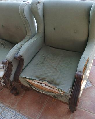 poltrone antiche da sistemare  e da  restauro 