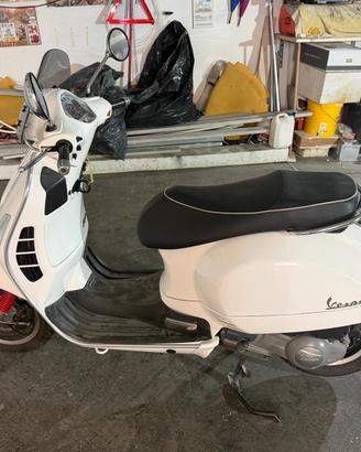 Vespa gts 300