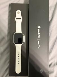 Apple watch serie 4 44mm nike edition