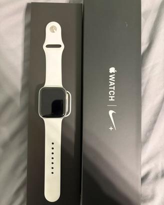 Apple watch serie 4 44mm nike edition