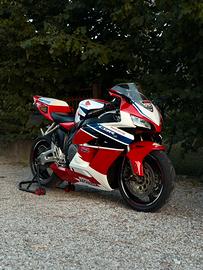 Honda cbr 1000 rr fireblade 2005