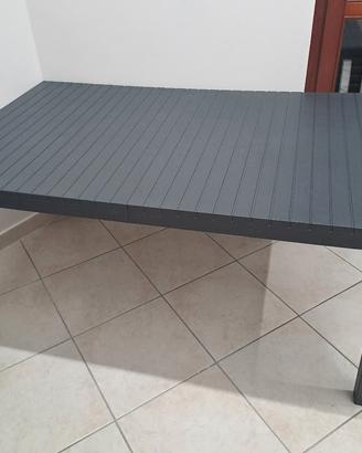 tavolo da giardino/esteno  in resina 150×90 nuovo