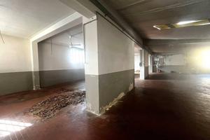 Immobile di 223 m² con 2 locali a Campi Bisenzio