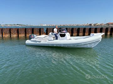 Ranieri Cayman 23 Sport Touring gommone