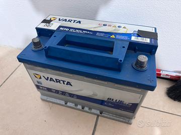 Batteria auto 12V Varta 70Ah  760A EFB