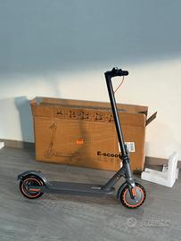 Monopattino elettrico escooter