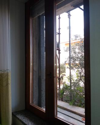 Finestre in legno doppio vetro