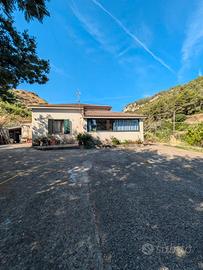 Valle dei Mulini Casa con terreno - contesto unico