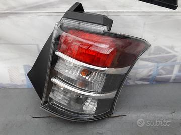 Fanale Stop Dx Toyota IQ