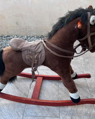 Cavallo a dondolo