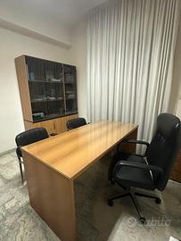 Scrivania uso ufficio