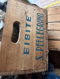 Cassetta in legno san pellegrino bibite