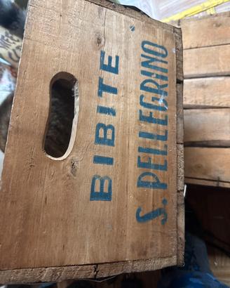 Cassetta in legno san pellegrino bibite
