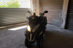 Scooter  Piaggio MP3 - 300