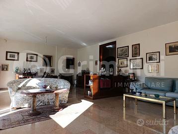 Prato della Valle, ampio appartamento da riattare