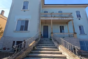 Villa di 691 m² con più di 5 locali e box auto dop