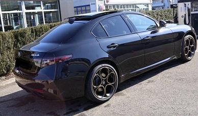 Alfa Romeo Giulia 2.0 Turbo 280 CV AQ4 Intensa