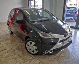 TOYOTA Aygo 1.0 VVT-i 69 CV 5 porte x-play