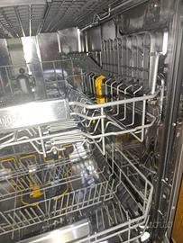 Lavastoviglie Whirlpool MaxiSpace 15 coperti Class