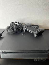 PS4 con scatola e 2 pad
