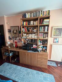 Scrivania e libreria