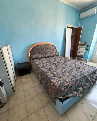 Testata e copriletto vintage