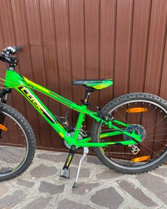 Bicicletta cube  24 piu casco cube