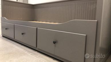 Divano letto Ikea Hemnes + due materassi