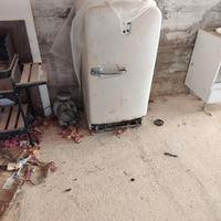 Frigorifero vintage da restaurare
