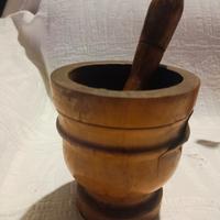Mortaio antico in legno
