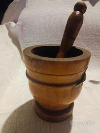 Mortaio antico in legno