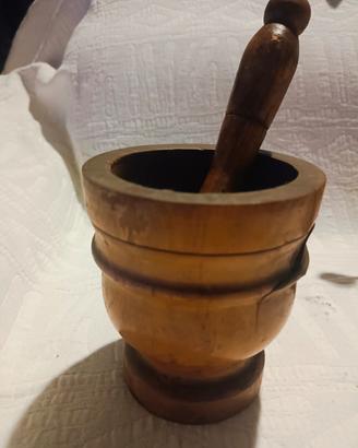 Mortaio antico in legno