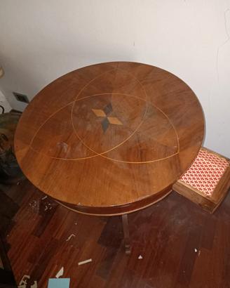 Arredi d'epoca, tavolino, Novara