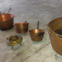 Lotto pentole in rame e manici in ghisa