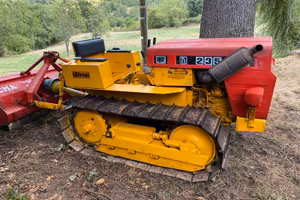 Trattore cingolato Itma 235 con Trincia