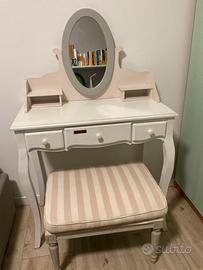 Toeletta trucco bimba