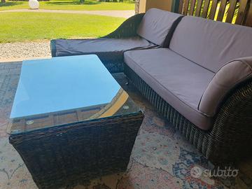 Divanetto giardino con tavolino