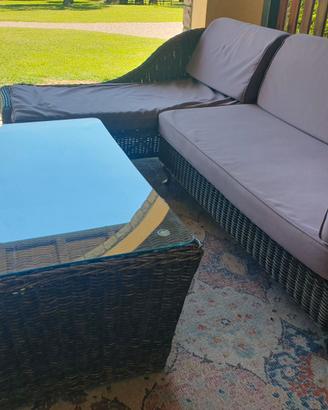 Divanetto giardino con tavolino