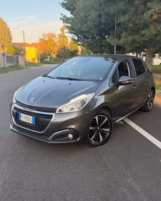 Peugeot 208 PureTech 82 Stop&Start 5 porte Signatu