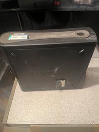 Dispositivo per collegare il pc e i diversi cavi