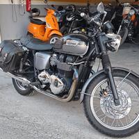 Triumph Bonneville - 2012