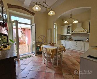Casa indipendente di 134 m² con 5 locali a Viaregg