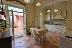 Casa indipendente di 134 m² con 5 locali a Viaregg