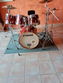 batteria in strumenti musicali 