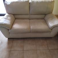 divano due posti in pelle by Natuzzi 