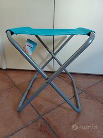 Sgabello richiudibile.